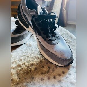 Nike Waffle One Gray And Black Unisex Size 5.5 Y